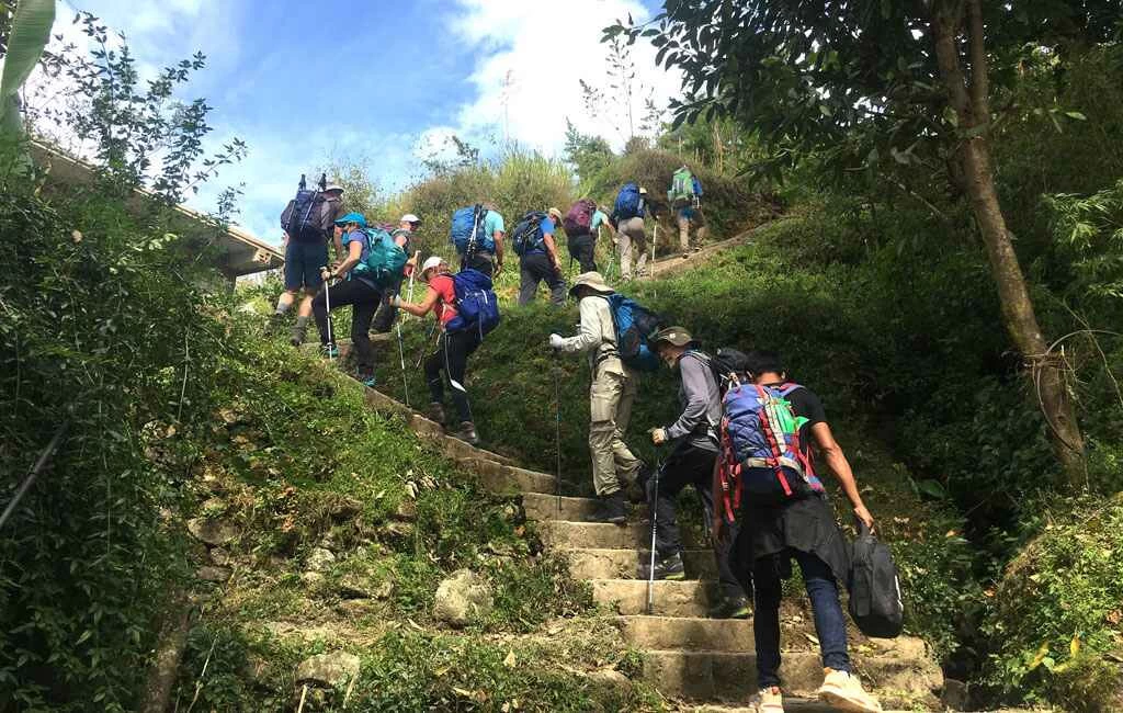 chisapani-trek-nepali